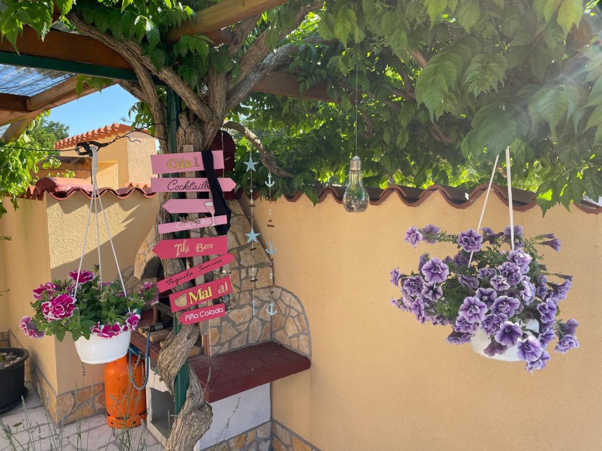 PUY Holiday Home "Mala Kuca " With Heated Pool מראה חיצוני תמונה