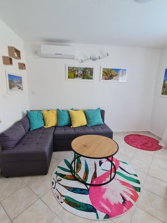 PUY Holiday Home "Mala Kuca " With Heated Pool מראה חיצוני תמונה