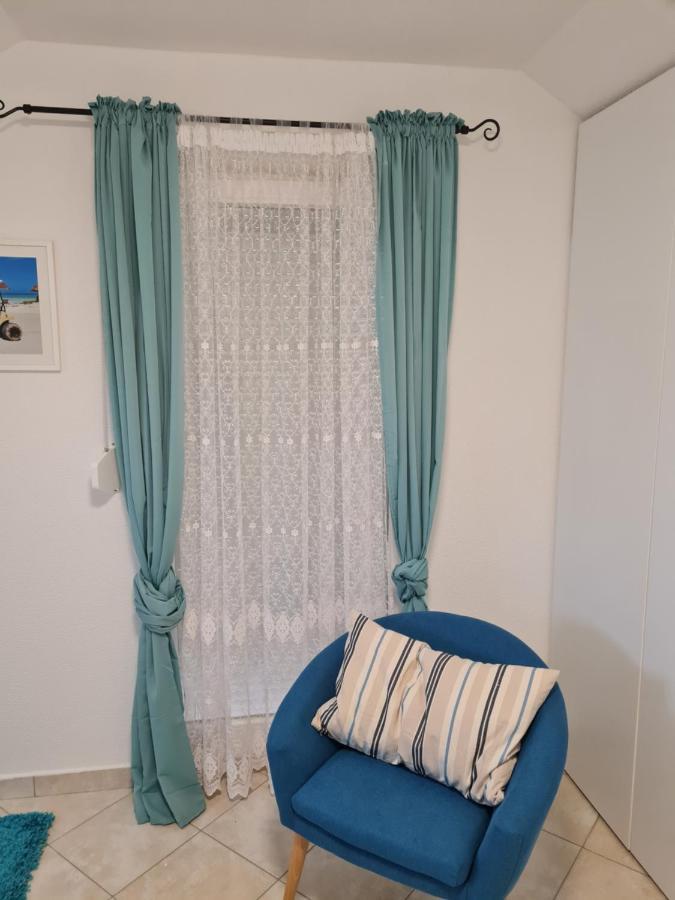 PUY Holiday Home "Mala Kuca " With Heated Pool מראה חיצוני תמונה