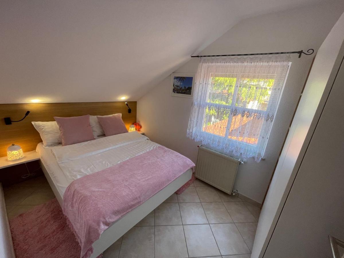 PUY Holiday Home "Mala Kuca " With Heated Pool מראה חיצוני תמונה