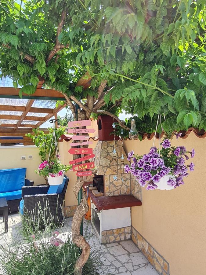PUY Holiday Home "Mala Kuca " With Heated Pool מראה חיצוני תמונה