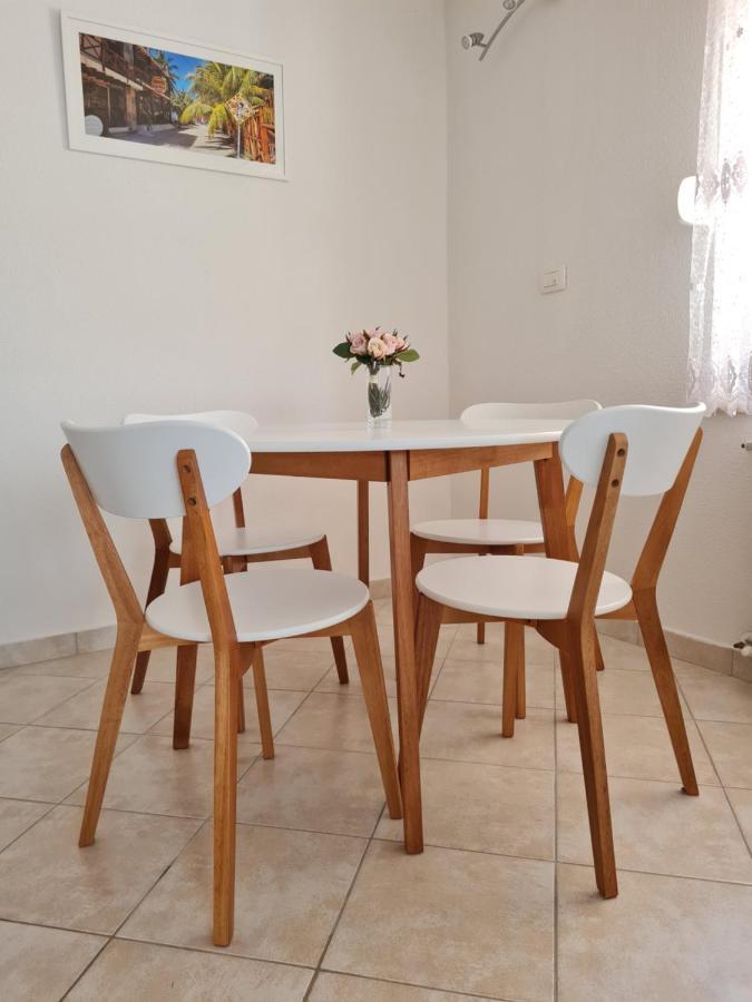 PUY Holiday Home "Mala Kuca " With Heated Pool מראה חיצוני תמונה