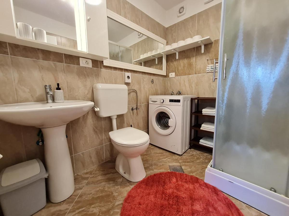 PUY Holiday Home "Mala Kuca " With Heated Pool מראה חיצוני תמונה