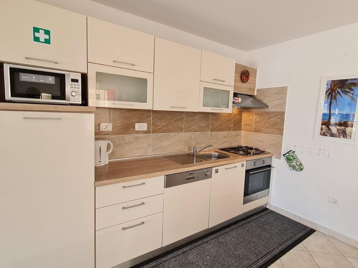 PUY Holiday Home "Mala Kuca " With Heated Pool מראה חיצוני תמונה