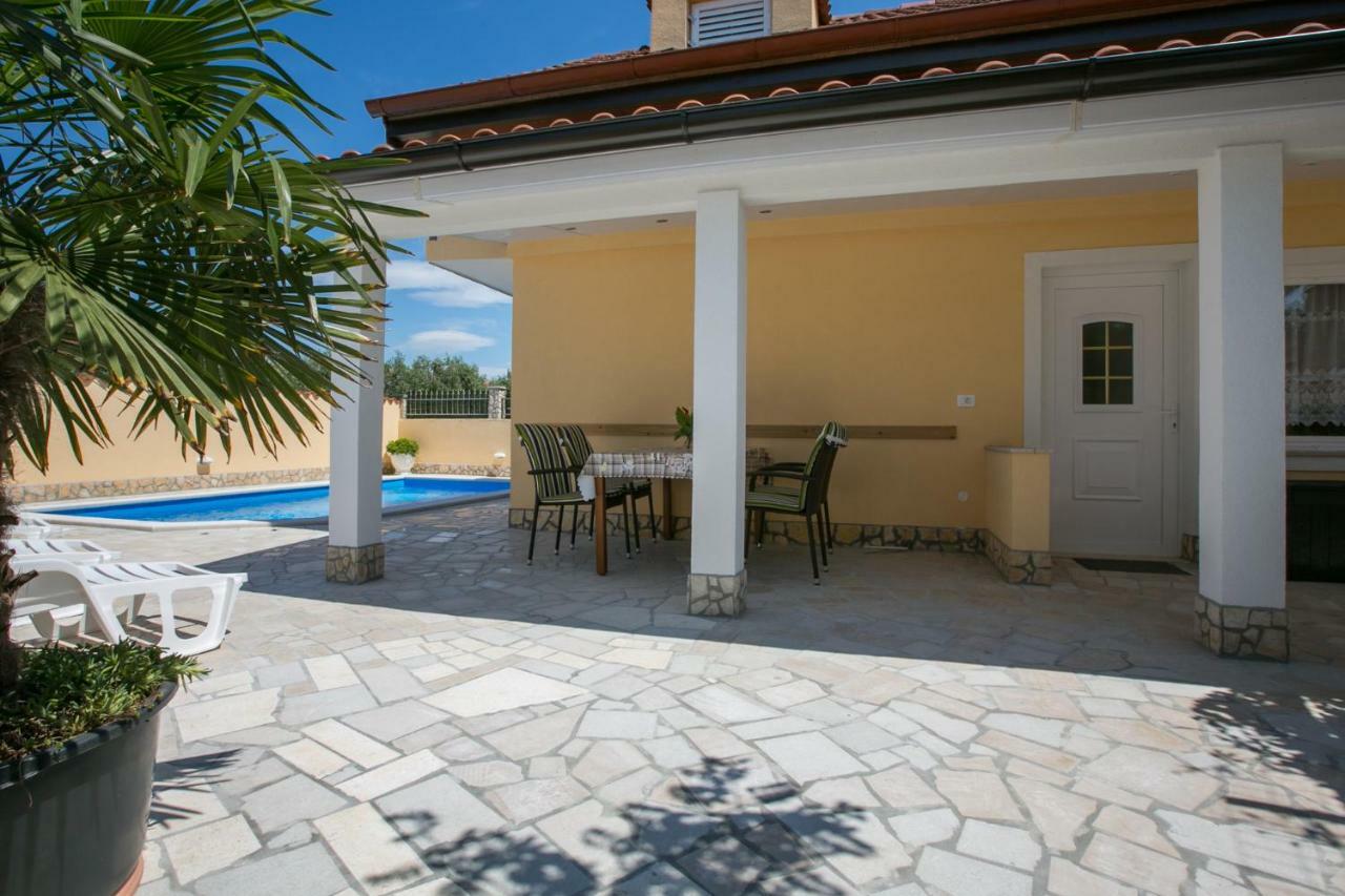 PUY Holiday Home "Mala Kuca " With Heated Pool מראה חיצוני תמונה